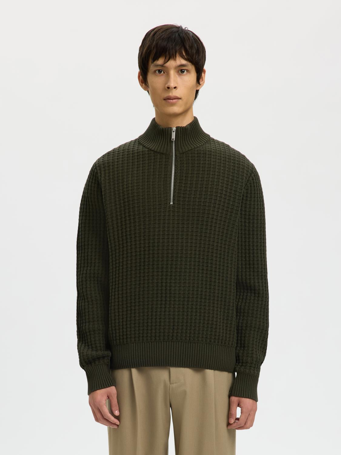 model_shot-front